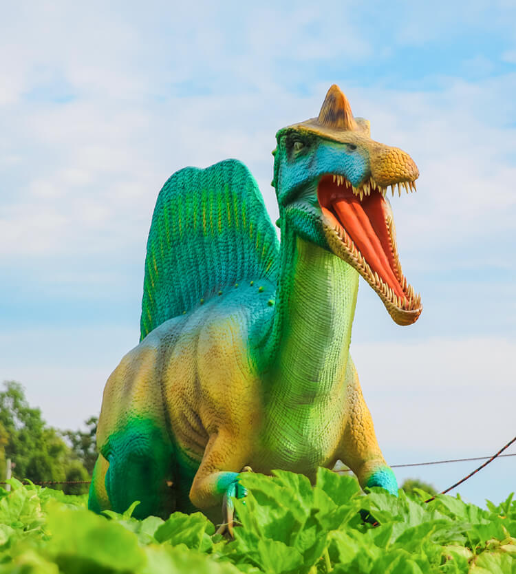 A green Spinosaurus in Jurassic Farm